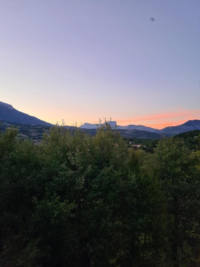 Charmant Appartement Calme Et Lumineux Chateauvieux  Luaran gambar